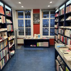 Athenaeum Boekhandel - Windows