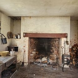 Tuckahoe Plantation - Kitchen (inside - as it was) enslaved quarters area
