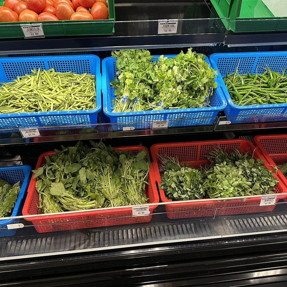 Spice World - a variety of vegetables in baskets - International Grocery Near Me - Puyallup, Washington Spice World - a variety of vegetables in baskets - International Grocery Near Me - Puyallup, Washington