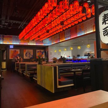 Blue Sushi Sake Grill - Dining area - Sushi Bars Near Me - Chicago, Illinois