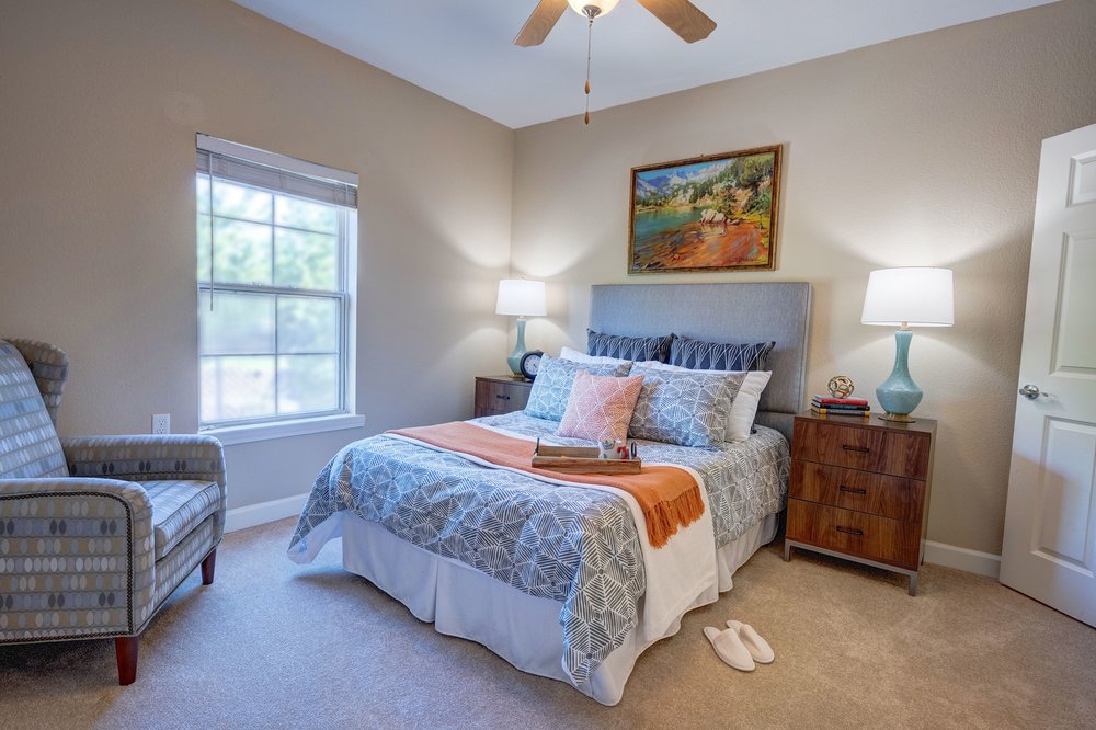 TOWN VILLAGE OF LEAWOOD Updated September 2024 36 Photos 4400 W