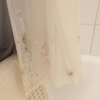 Hunter Arms Hotel - The shower curtain. - Hotels Near Me - Saint Cloud, Florida