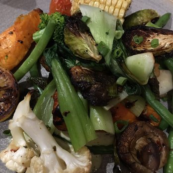 Moku Kitchen - Vegetable platter - Cocktail Bars Near Me - Honolulu, Hawaii