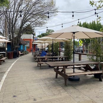 Creekside Pizza & Taproom - Outside seating but order and pick up inside - Pizza Near Me - San Anselmo, California Creekside Pizza & Taproom - Outside seating but order and pick up inside - Pizza Near Me - San Anselmo, California