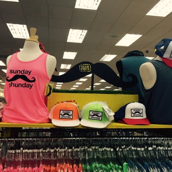 Buc-ee's - Clothing - Gas Stations Near Me - Temple, Texas Buc-ee's - Clothing - Gas Stations Near Me - Temple, Texas
