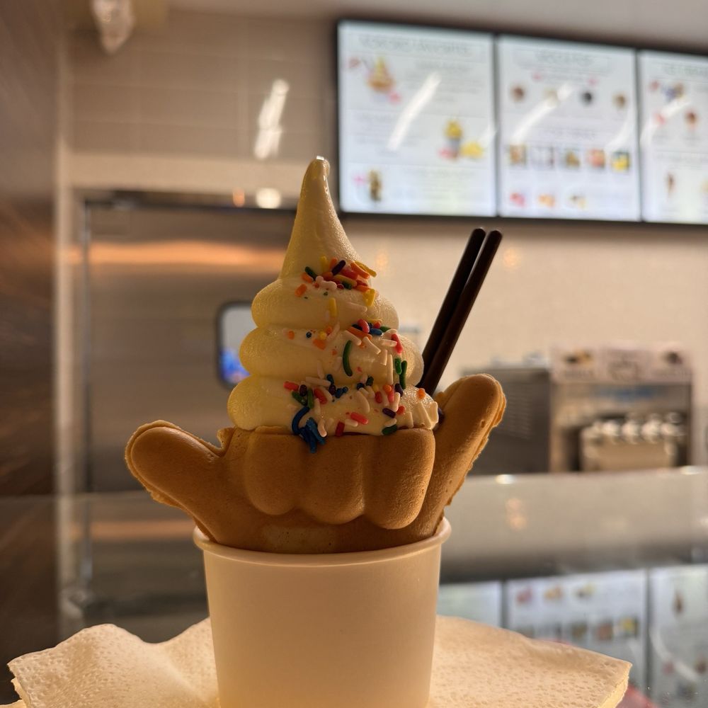 Kokoro Cafe - Vanilla pineapple! - Desserts Near Me - Honolulu, Hawaii Kokoro Cafe - Vanilla pineapple! - Desserts Near Me - Honolulu, Hawaii