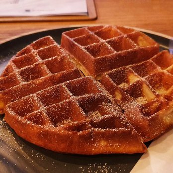 44 QM - Waffel mit Puderzucker - Wine Bars Near Me - Hamburg, HH