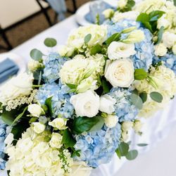 Lary's Designs - Sweetheart table