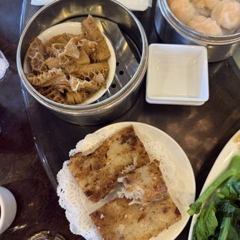 Hong Kong Bistro - Turnip cake and honeycomb tripe - Dim Sum Near Me - Jacksonville, Florida Hong Kong Bistro - Turnip cake and honeycomb tripe - Dim Sum Near Me - Jacksonville, Florida
