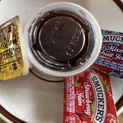 Ruby's Pancake House - cold syrup