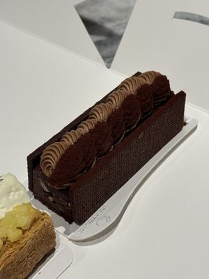 Cho-Kwok-Lat Markham by null