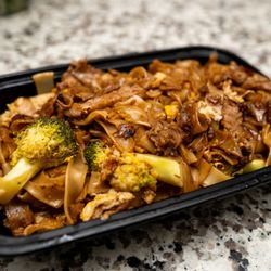 Top Spice Thai and Malaysian Cuisine - Pad see ew with beef
