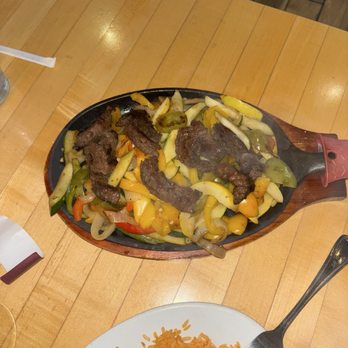 Red Pepper Taqueria - Steak fajita - Mexican Near Me - Dunwoody, Georgia