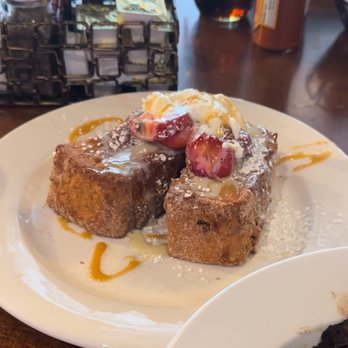 Honeybear Cafe - Churro French Toast - Breakfast & Brunch Near Me - Chicago, Illinois