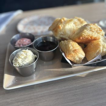 Dawn AM Eatery - Biscuits - Southern Near Me - Chicago, Illinois