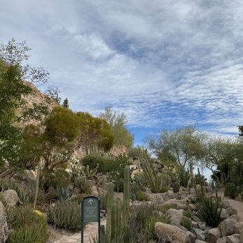 Camelback Mountain - Parks Near Me - Phoenix, Arizona