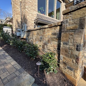 Legacy Stonescapes - Stone accent wall with column - Masonry/Concrete Near Me - Atlanta, Georgia Legacy Stonescapes - Stone accent wall with column - Masonry/Concrete Near Me - Atlanta, Georgia