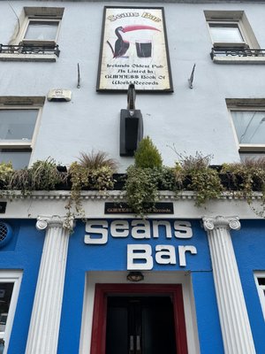 Sean's Bar by null