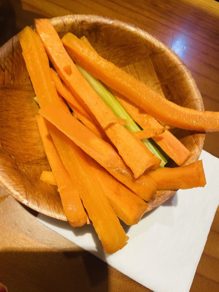 WINGHOUSE BAR & GRILL BRANDON 301 Updated October 2024 132 Photos