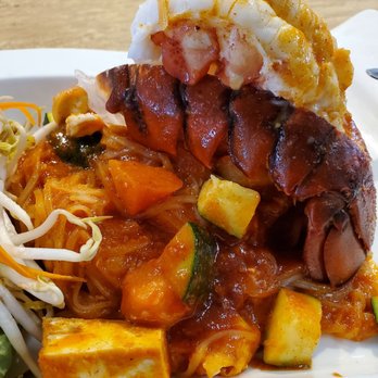 Tiny Pyramid - Lobster pad thai - Cafes Near Me - Honolulu, Hawaii Tiny Pyramid - Lobster pad thai - Cafes Near Me - Honolulu, Hawaii