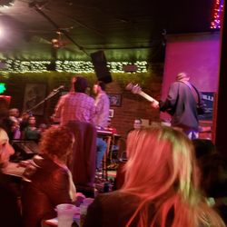 Blind Willie's - Rockin with the band!