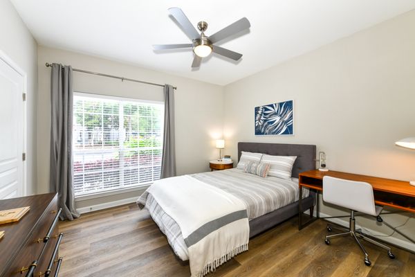 Avana Cheshire Bridge by null