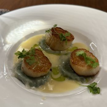 Delta One Lounge - Scallops - Airport Lounges Near Me - Queens, New York