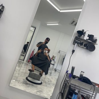 Penthouse HNL - The man himself Johnnie P. Rose! - Barbers Near Me - Honolulu, Hawaii Penthouse HNL - The man himself Johnnie P. Rose! - Barbers Near Me - Honolulu, Hawaii
