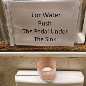 Crispi 19 - Interestin foot pedal push beneath sink - Wine Bars Near Me - Rome, RM