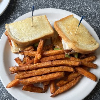 Studio One Cafe - Bird on a wire sandwich with sweet potato fries - Breakfast & Brunch Near Me - Eugene, Oregon