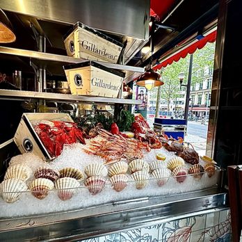 Le Grand Café des Capucines - French Near Me - Paris, 75