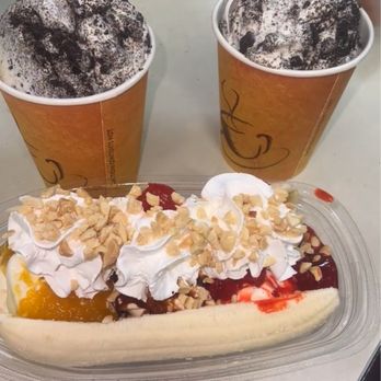 J's Ice Cream Parlor - Oreo Cyclones (Vanilla Soft Serve with Oreos) and Banana Split. - Shaved Ice Near Me - Pico Rivera, California