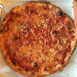 Bella Vienna - Pizza Cardinale mit Knoblauch
