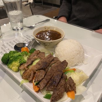 Hong Kong Cafe - Ribeye Steak with Black Pepper Sauce Over Rice - Chinese Near Me - Denver, Colorado Hong Kong Cafe - Ribeye Steak with Black Pepper Sauce Over Rice - Chinese Near Me - Denver, Colorado