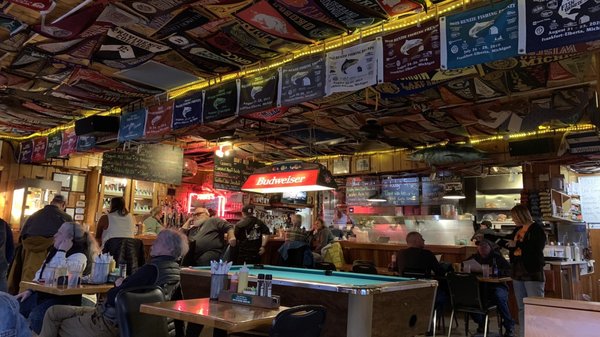 Art's Tavern by null