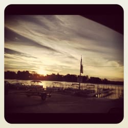 Oak Park Lounge - Oak pPistakee Bay