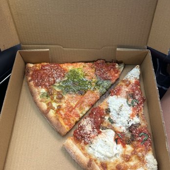 Santoro's Pizzeria - Pizza Near Me - Tampa, Florida