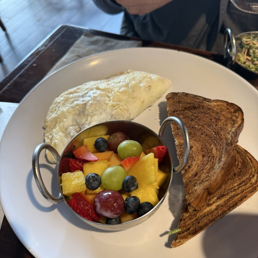 Magnolia Cafe - Cafes Near Me - Fernandina Beach, Florida