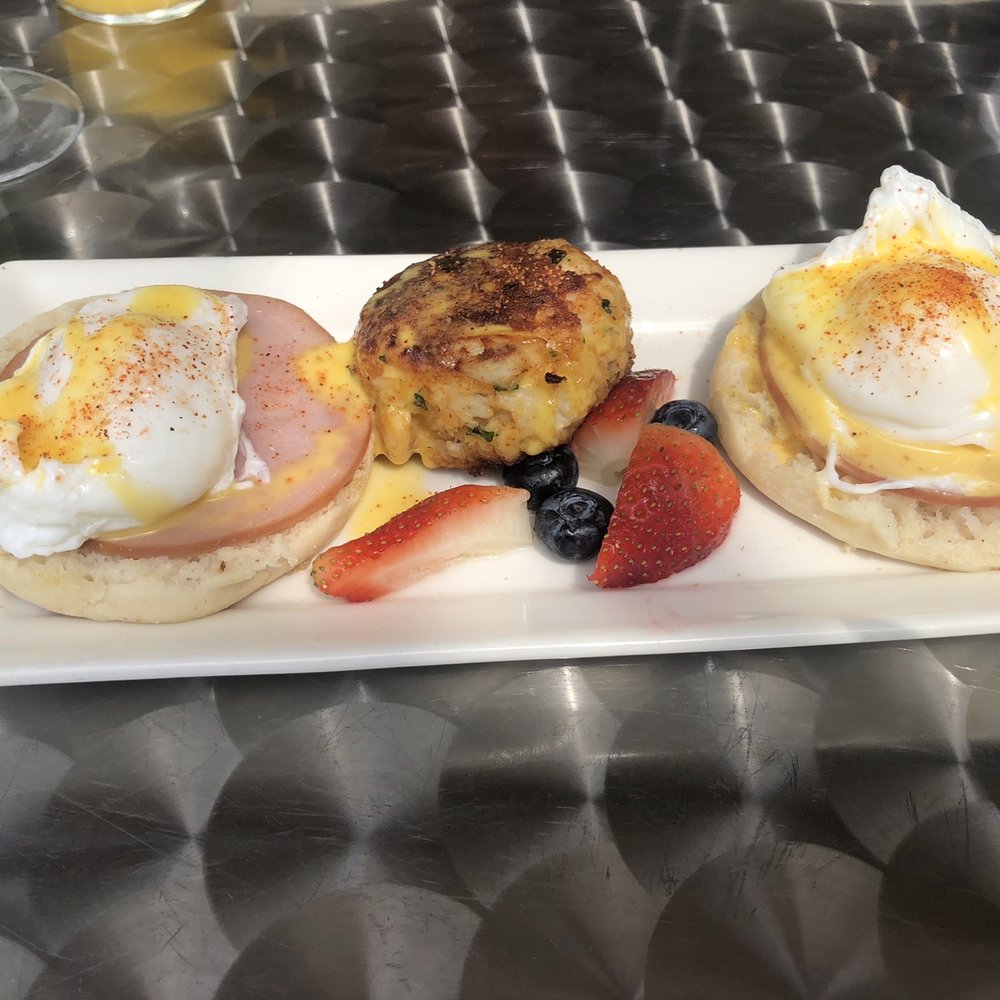 Marais - Crab cake Benedict - Seafood Near Me - Dickinson, Texas Marais - Crab cake Benedict - Seafood Near Me - Dickinson, Texas
