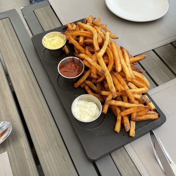 6Smith - Double Dip French Fries - Seafood Near Me - Wayzata, Minnesota