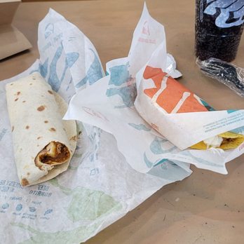 Taco Bell - The five layer turned into 4 minus the cheese sauce. And a hard shell taco supreme and Diet Pepsi 03/05/23 - Fast Food Near Me - Haubstadt, Indiana Taco Bell - The five layer turned into 4 minus the cheese sauce. And a hard shell taco supreme and Diet Pepsi 03/05/23 - Fast Food Near Me - Haubstadt, Indiana