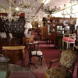Long Island Exchange Antiques - Long Island Exchange Showroom