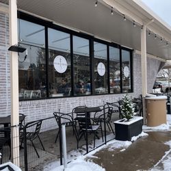 Sugar & Cream Cafe - Outdoor seating