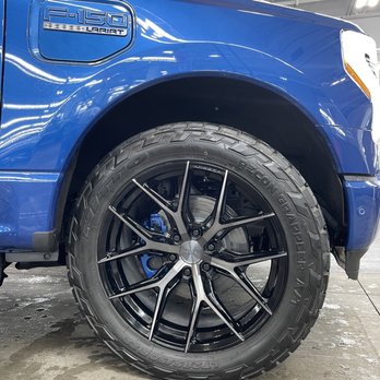 WheelsOnsite - Blue calipers make the Vossen wheels pop. - Wheel & Rim Repair Near Me - Sterling, Virginia
