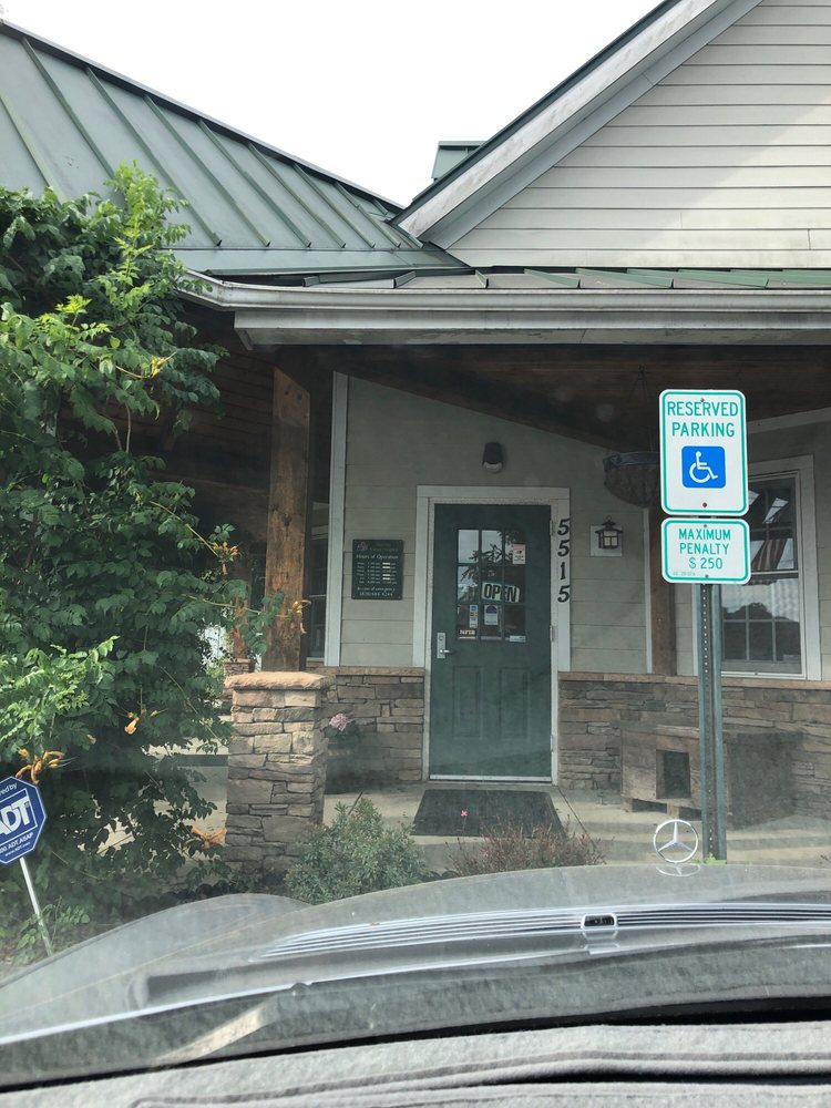 FLETCHER ANIMAL HOSPITAL 5515 Hendersonville Rd, Fletcher, North