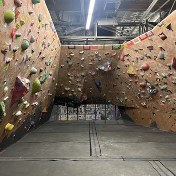 Phoenix Rock Gym - Upstairs bouldering - Gyms Near Me - Tempe, Arizona