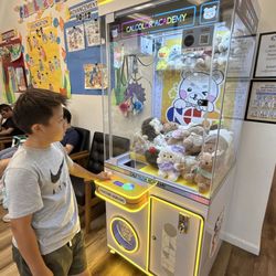 CalColor Academy - My son has been attending Calcolors for 5 years. I has learned a lot of art techniques. The teachers here are young & enthusiast.