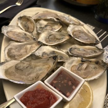 Noir - Spoiled oysters - Lounges Near Me - Cambridge, Massachusetts Noir - Spoiled oysters - Lounges Near Me - Cambridge, Massachusetts