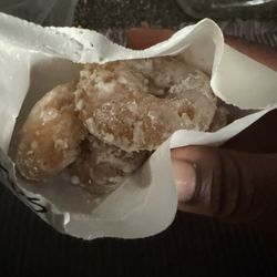 Lo’s Doughs