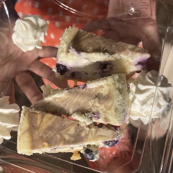 Grimaldi's Pizzeria - The tiniest slices of cheesecake - Pizza Near Me - Irving, Texas